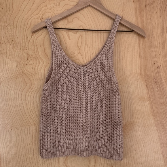 Soft pink knit top - Picture 2 of 3